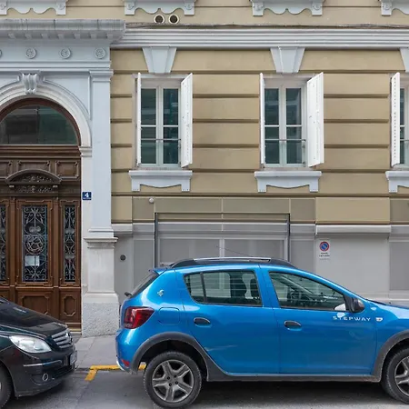 Apartman Centro I Belvedere 2 *